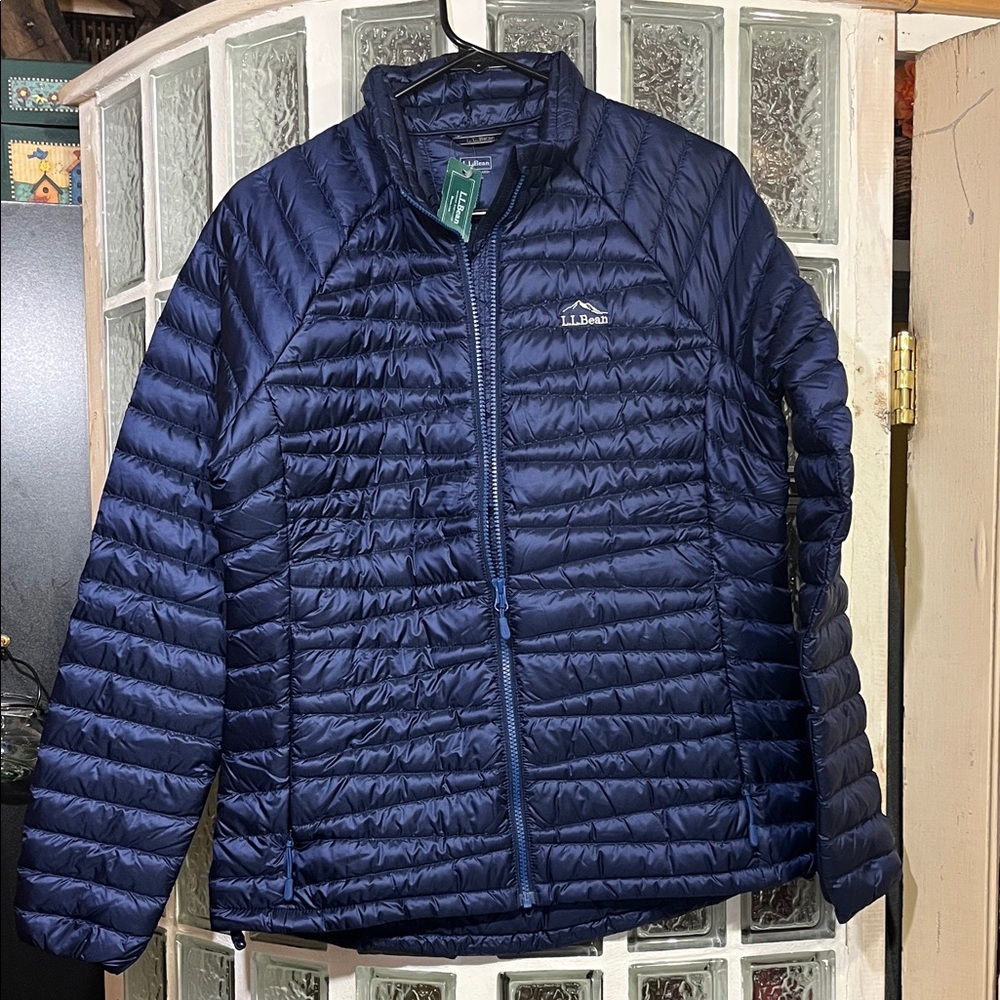 🆕 LL Bean Women’s Ultralight 850 Down Sweater jacket, size small regular